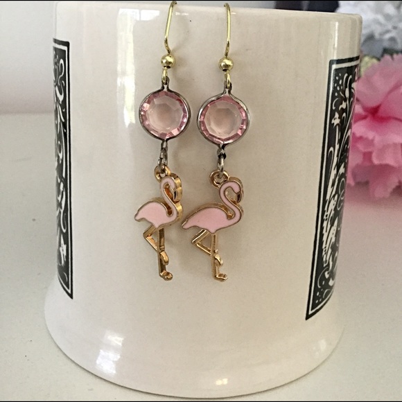 SALE 🌸 Pink Flamingos Earrings Pink Beads - Picture 2 of 8
